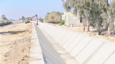 يحارب هدر المياه ويوفر 4 مليارات متر مكعب.. مشروع تبطين الترع بين الإيجابيات والسلبيات