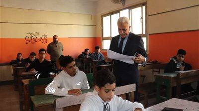 تعليم القاهرة تؤكد وضوح الطباعة في ورقة امتحان مادة الجبر والإحصاء لطلاب الشهادة الإعدادية اليوم