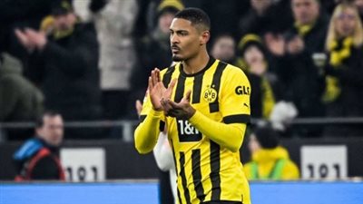 بعد تعافيه من السرطان.. هالر يشارك في فوز دورتموند أمام أوجسبورج بالدوري الألماني 