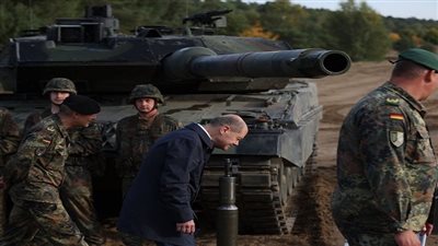 تزايد الضغوط على ألمانيا لتزويد أوكرانيا بالدبابات.. وماكرون لا يستبعد دعمها بلوكلير