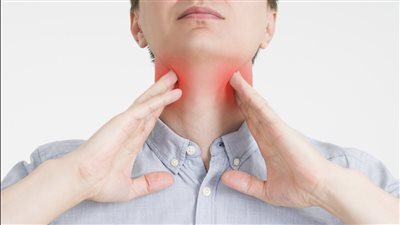 4 علاجات منزلية فعالة للتخلص من التهاب الحلق بفصل الخريف.. تعرف عليها