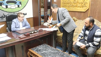 محافظ المنوفية يوجه بحل شكاوى أهالي كفر أبنهس خلال اللقاء اليومي بالمواطنين