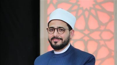 عبد السلام عبد المنصف ينتقد فيديوهات الرقص في حفلات التخرج: انفكاك التربية عن التعليم هو السبب