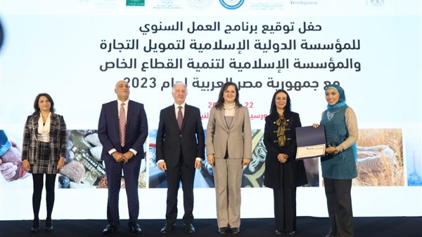 مشاركة مايا مرسي