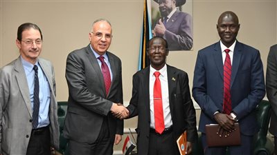 وزير الري يلتقي نواب رئيس جنوب السودان لفتح مجال العمل بالكهرباء والبترول لشركات مصر 