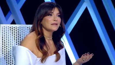 ممثلة لبنانية: أنا مع حرية المثلية.. والدين مش ماسك العالم كله