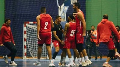 سلة الأهلي يوقف مفاوضاته مع مايكل ديكسون لهذا السبب