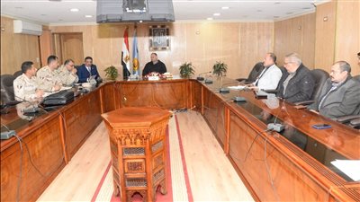 محافظ أسيوط يتابع نسب الإنجاز في مشروع محور منفلوط العلوي