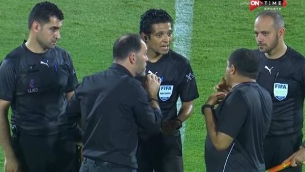 الحكم أحمد الغندور