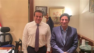 نقيب البيطريين يلتقي وزير الصحة لبحث وجود الأطباء في المستشفيات للإشراف على الأغذية