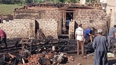 الحماية المدنية تسيطر على حريق شب فوق سطح أحد المنازل بالفيوم 