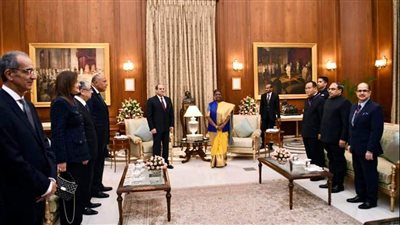 استقبال رئيسة الهند لـ السيسي في قصر راشتراباتي بهافان الجمهوري بنيودلهي 