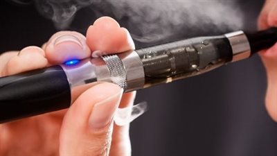 دراسة: السجائر الإلكترونية تؤثر على تدفق الأوعية الدموية بالجسم