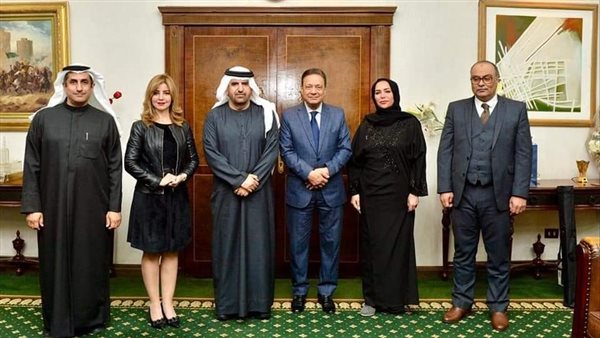 جانب من التوقيع 