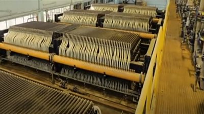 مراحل صناعة الصودا الكاوية بشركة البتروكيماويات المصرية بالعامرية| فيديو