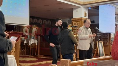 أنطوان وديع الصافي وحفيده في حفل تراتيل بكنيسة العذراء بالزيتون