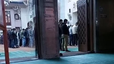 شهيد الغربة.. أهالي بورسعيد يؤدون صلاة الغائب على معلم الرياضيات المتوفى في عمان | بث مباشر