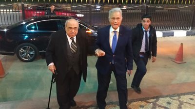 مصطفى الفقي أول الحاضرين في عزاء سامي شرف