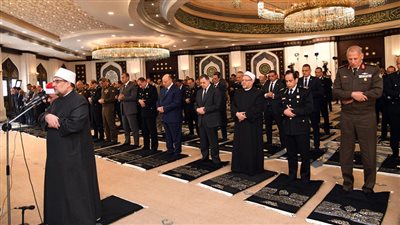 احتفالًا بعيد الشرطة.. وزيرا الداخلية والأوقاف ومفتي الجمهورية ومحافظ القاهرة يؤدون صلاة الجمعة بمسجد الشرطة | صور