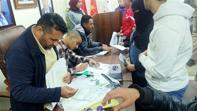 القوى العاملة: تسليم 20 عقد عمل بالملتقى الأول لتشغيل ذوي الإعاقة ببورسعيد