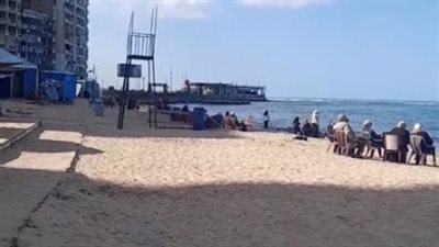 استقرار الطقس وهدوء حركة الأمواج على شواطئ الإسكندرية 
