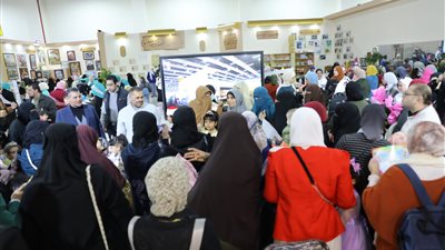 جولات السلام للإمام الطيب والقدس والشعراوي.. أفلام تعريفية عبر شاشة الأزهر بمعرض الكتاب