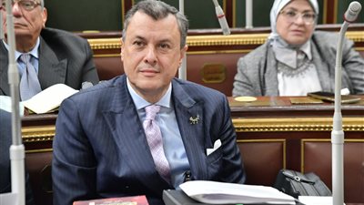 وزير السياحة: مشكلات العاملين بالقطاع من أهم التحديات.. وأغلب المؤسسات السياحية صغيرة الحجم