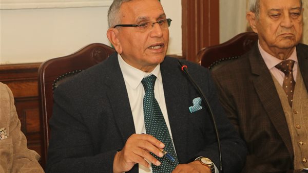 الدكتور عبد السند