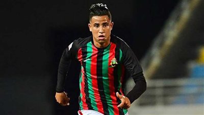 المغربي رضا سليم يصل إلى مطار القاهرة استعدادا للانضمام للأهلي | صورة