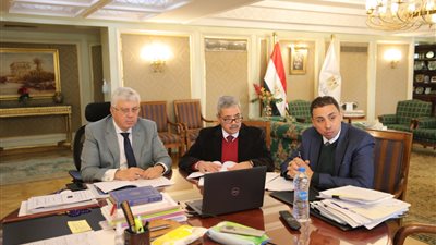 وزير التعليم العالي يرأس اجتماع القومي للبحوث الفلكية: يجب التعاون الدولي مع الجامعات والمراكز البحثية
