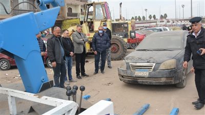 محافظ القليوبية يتابع إخلاء جميع الإشغالات والتعديات بشارع الشابوري بشبرا الخيمة