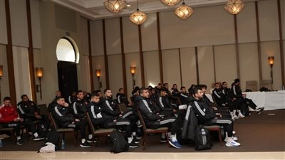 كولر يحاضر لاعبي الأهلي بالفيديو قبل المران الثاني في المغرب