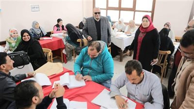 كنترول الوادي الجديد يواصل أعمال تصحيح أوراق الشهادة الإعدادية | صور