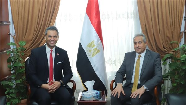 وزير القوى العاملة