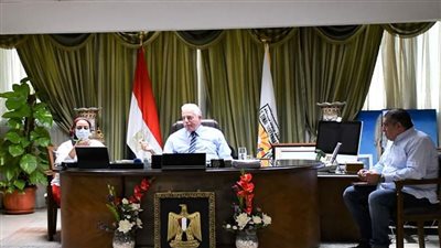 محافظ جنوب سيناء يبحث استعدادات شهر رمضان ودعم الأسر الأولى بالرعاية 