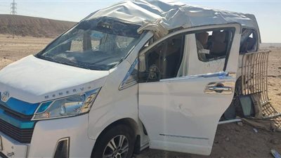 إصابة 9 أشخاص إثر انقلاب ميكروباص على طريق قنا - سفاجا