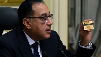 رئيس الوزراء: تعاقدنا مع مصنعين عالميين لإنتاج الأحذية والحقائب الجلدية بمدينة الروبيكي