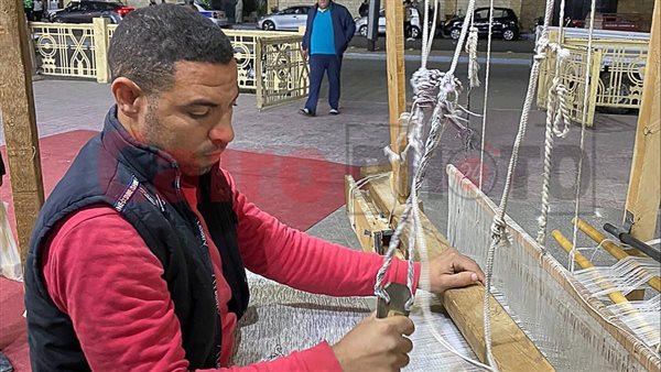 ابراهيم يغزل على