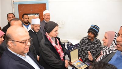 مساعد أمين عام البحوث الإسلامية خلال زيارة الشاب السوداني منقذ ضحية قطار أسيوط: الأزهر تكفل بتركيب الأجهزة التعويضية الملائمة لهما