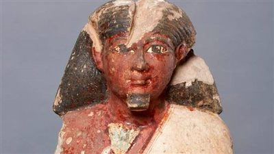مكتشف منذ 30 عاما.. المتحف المصري بالتحرير يلقي الضوء على تمثال لـ أمنحتب | صور 