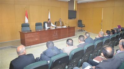 سكرتير عام بني سويف يراجع استعدادات مواجهة مخاطر الأمطار الغزيرة والسيول