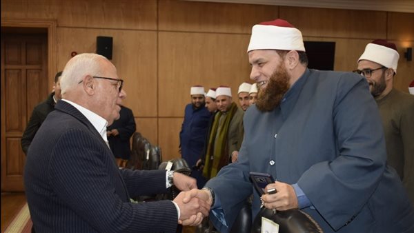 محافظ بورسعيد يلتقي