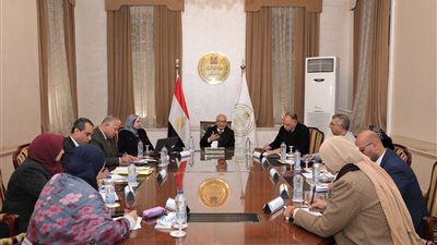 حصر عجز المعلمين.. وزير التعليم يوجه بتعزيز الدعم لمدينتي حلايب وشلاتين ودراسة احتياجاتها