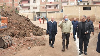 محافظ القليوبية يجري جولة بـ شبرا الخيمة والخصوص لمتابعة أعمال النظافة 