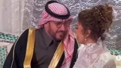 كالعروسين وسط الزغاريد.. أصالة بفستان أبيض رفقة زوجها من كواليس سعودي آيدول | فيديو