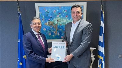 السفير المصري في أثينا يلتقي وزير السياحة اليوناني