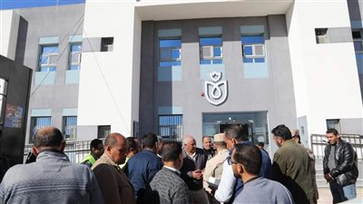 محافظ الوادي الجديد يتفقد مشروعات حياة كريمة بالفرافرة