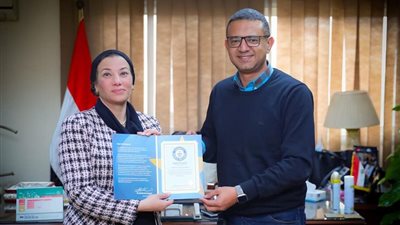 وزيرة البيئة تستقبل صاحب أطول رحلة في العالم على دراجة كهربائية.. وتؤكد: دعم مغامرته لقمة المناخ COP28