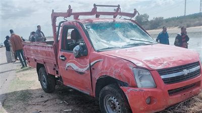 مصرع سائق غرقا في حادث انقلاب سيارة بترعة ناصر بالبحيرة| صور