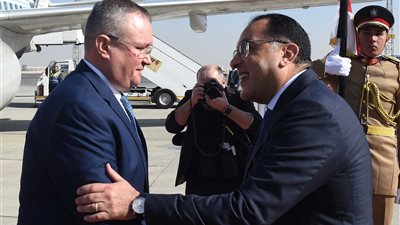 رئيس الوزراء يطلب من نظيره الروماني زيادة توريد الحبوب لمصر